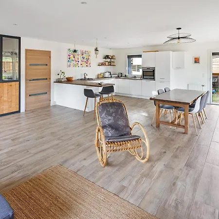 La Maison En Bois - Confortable Et Paisible Avec Jardin Hébergement de vacances *