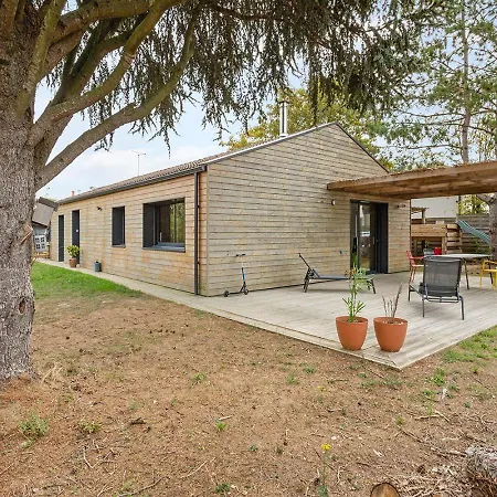 Hébergement de vacances La Maison En Bois - Confortable Et Paisible Avec Jardin