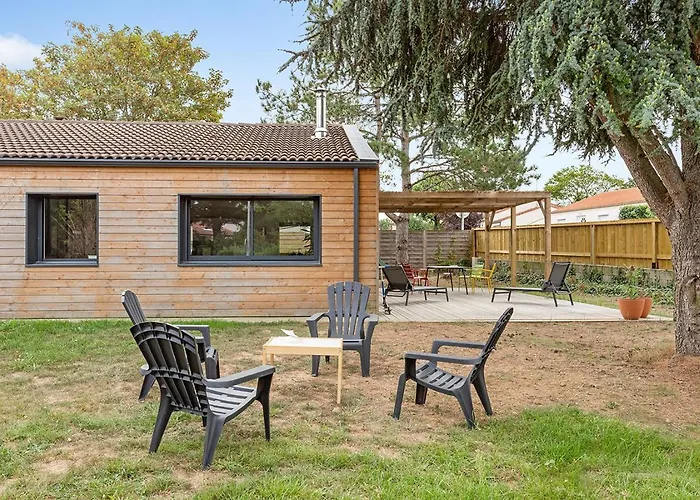 La Maison En Bois - Confortable Et Paisible Avec Jardin