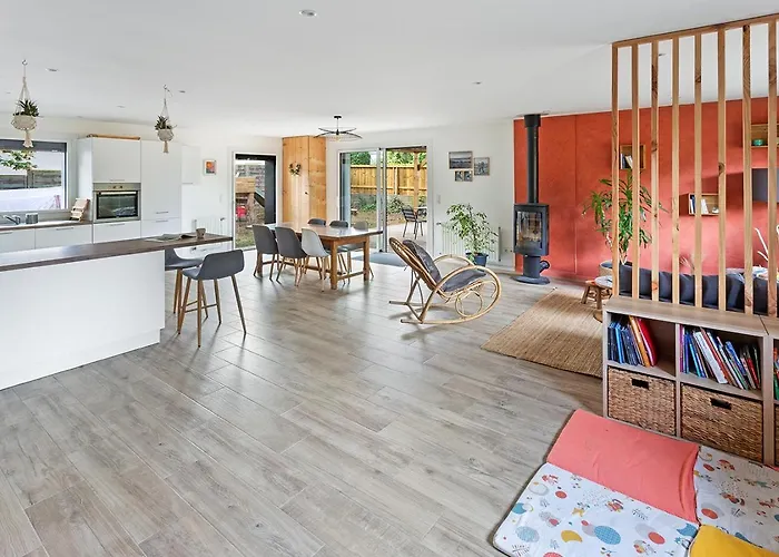 Ferienhaus La Maison En Bois - Confortable Et Paisible Avec Jardin