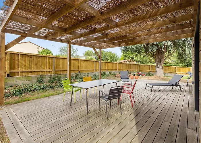 Ferienhaus La Maison En Bois - Confortable Et Paisible Avec Jardin *
