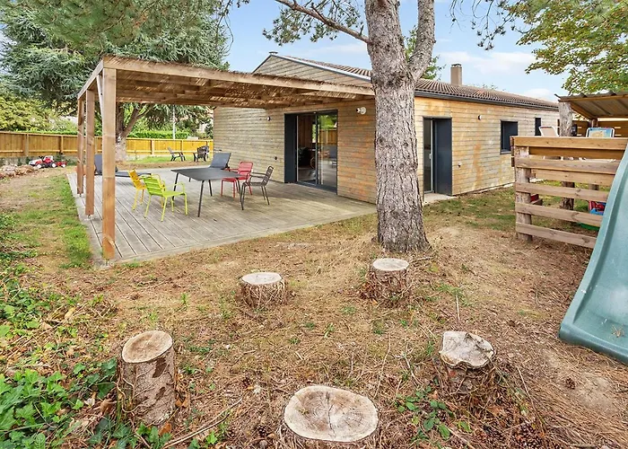 Ferienhaus La Maison En Bois - Confortable Et Paisible Avec Jardin
